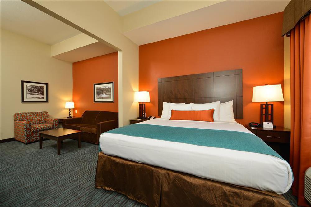 Best Western Plus Longhorn Inn & Suites Luling Room photo