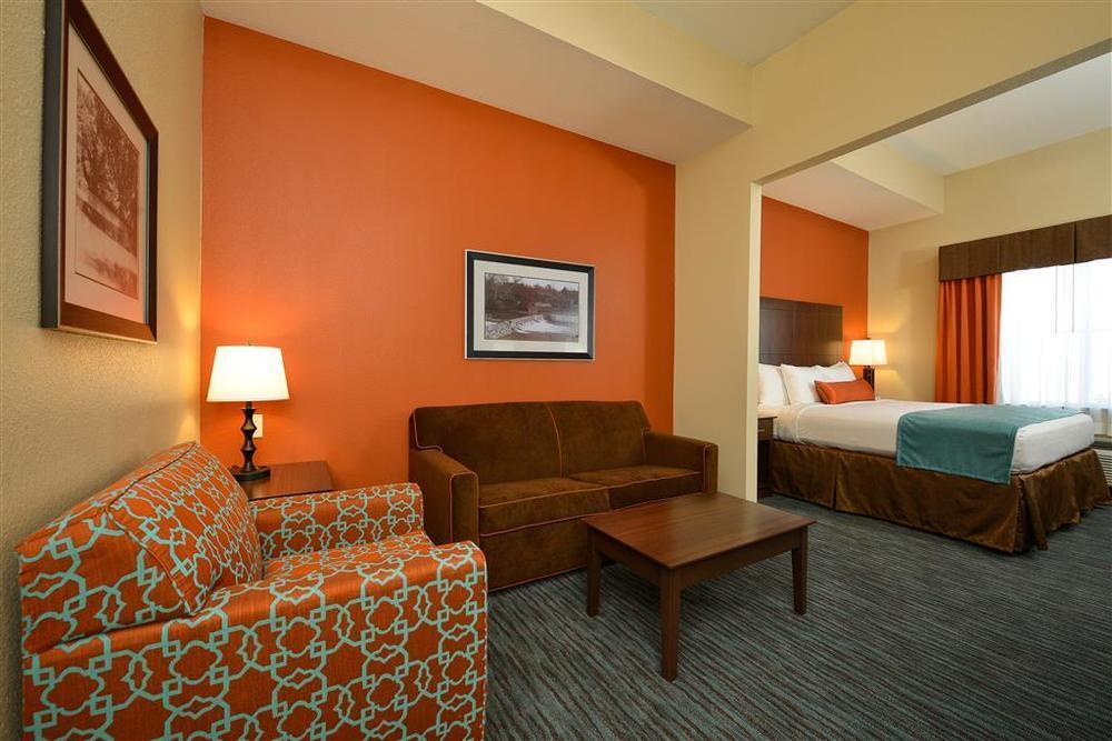 Best Western Plus Longhorn Inn & Suites Luling Room photo