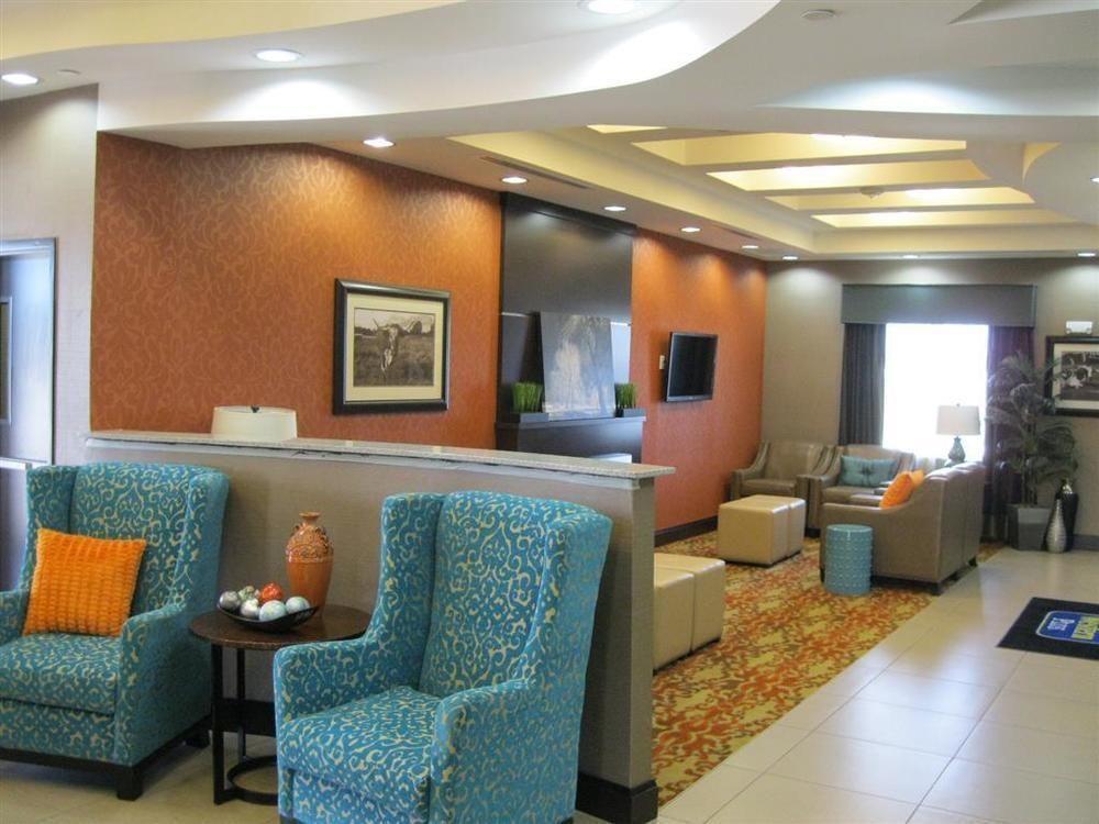 Best Western Plus Longhorn Inn & Suites Luling Exterior photo